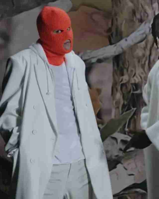 Justin-Bieber-White-Coat